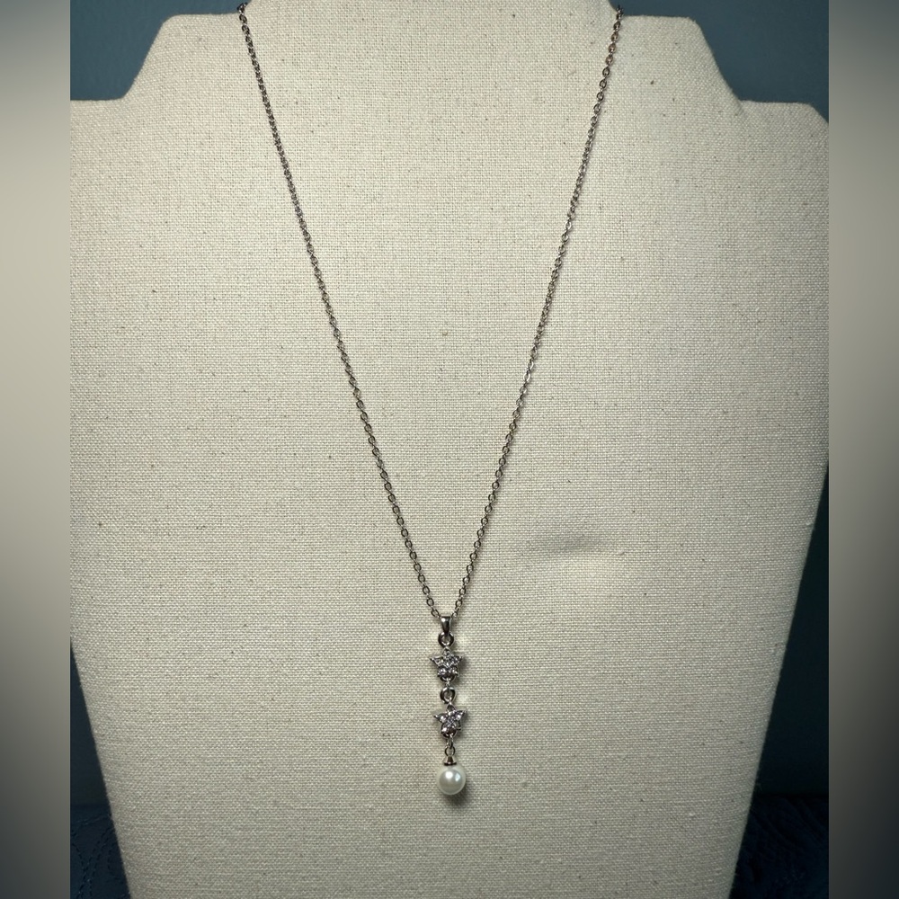 NICE & BELLA Silver Tone Pearl Star Pendant Necklace 15.75 Inch Ext 4 Inch